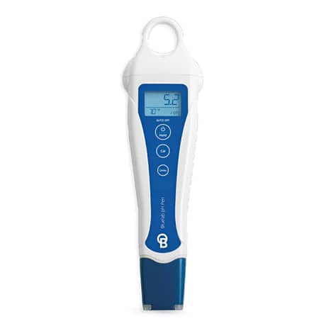 pH and EC meters for reservoir testing